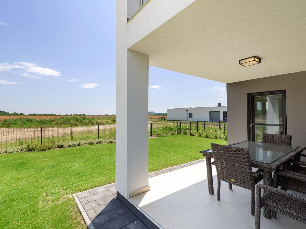 Apartment With Pool, Roof Terrace, Garden