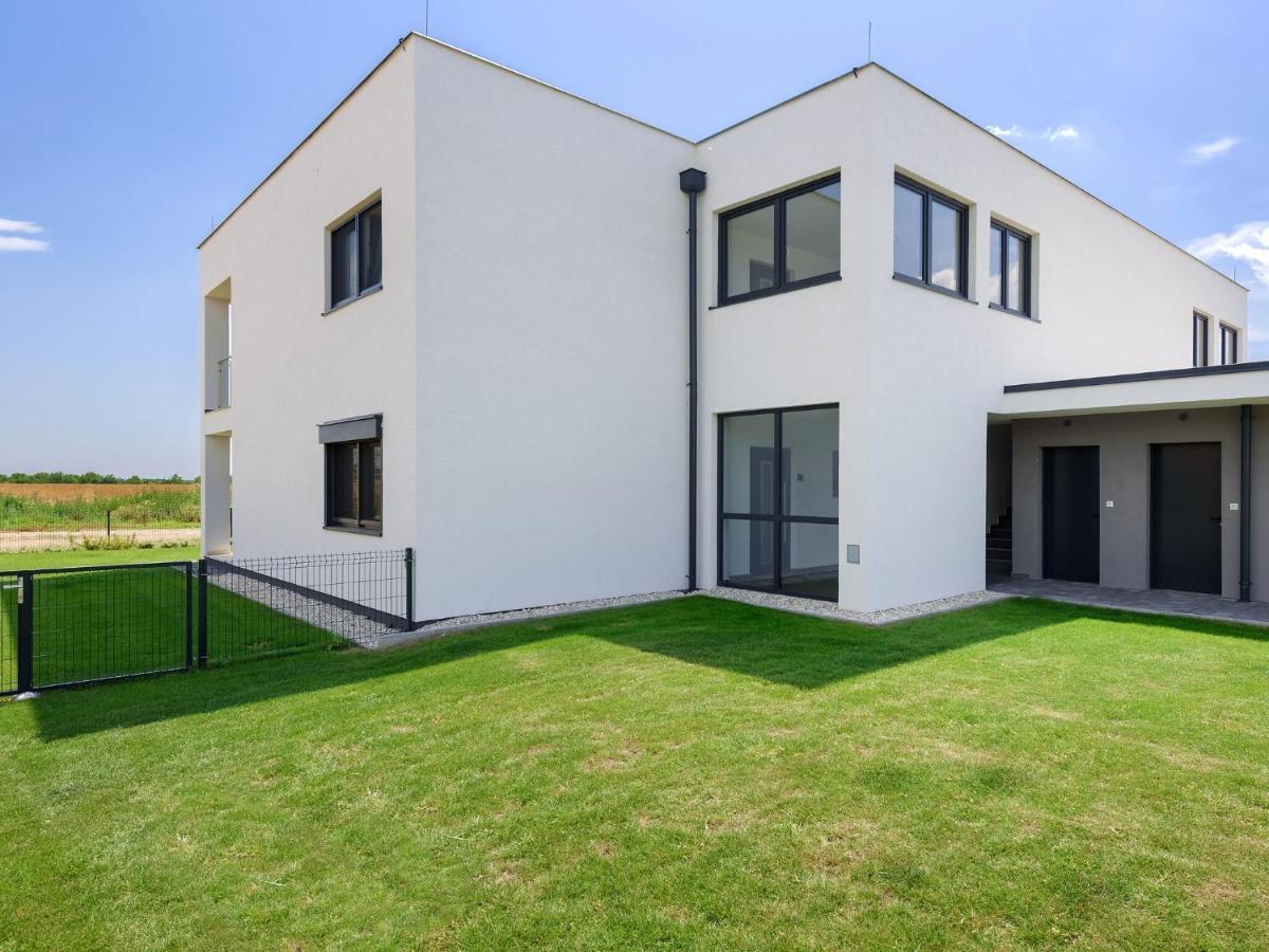 Apartment With Pool, Roof Terrace, Garden *