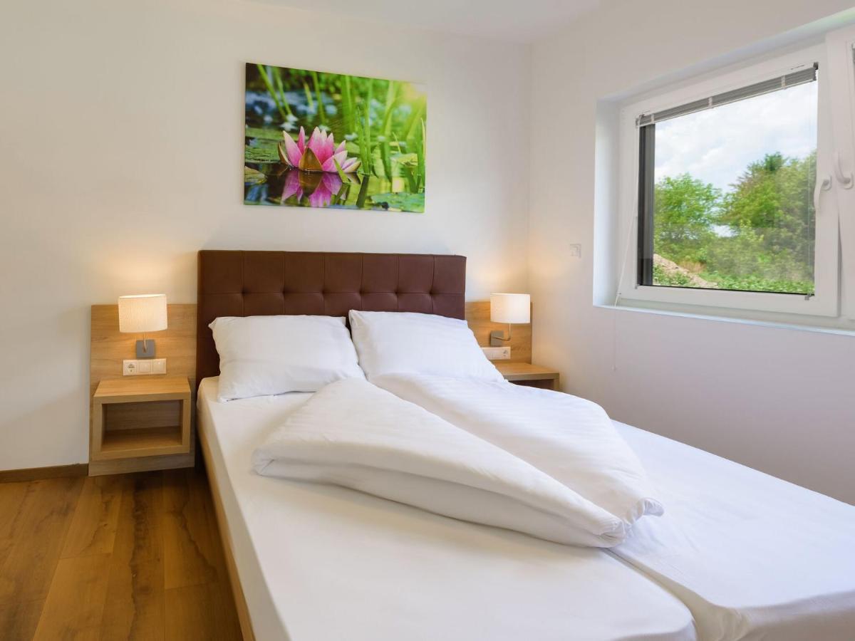 Apartment With Pool, Roof Terrace, Garden