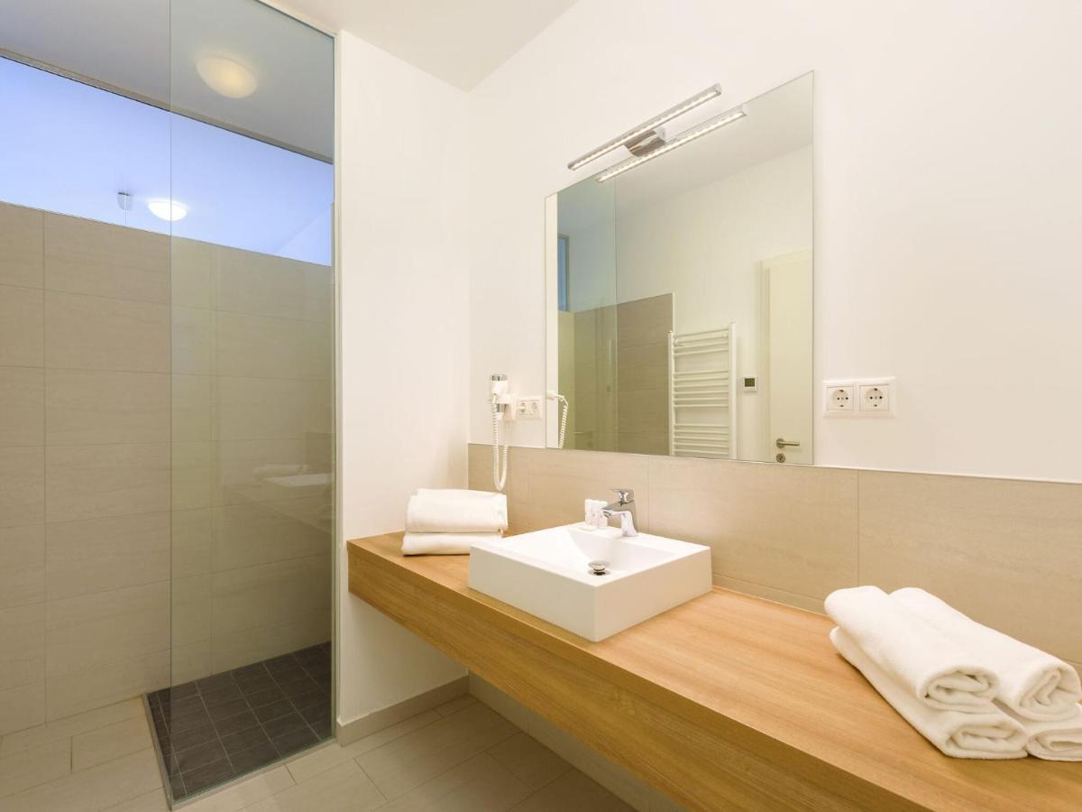 Apartment With Pool, Roof Terrace, Garden
